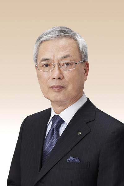 前田 新造